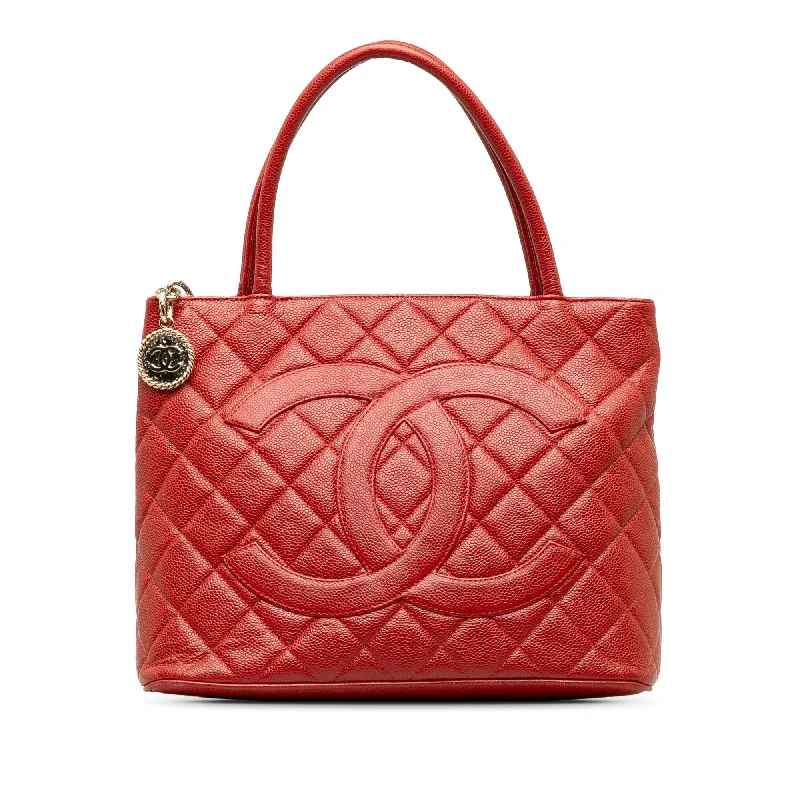 Chanel Caviar Medallion Tote (SHG-Au2Ex1)