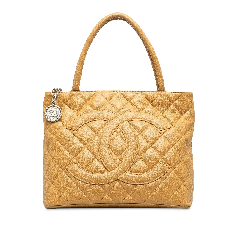 Chanel Caviar Medallion Tote (SHG-C0RnCx)