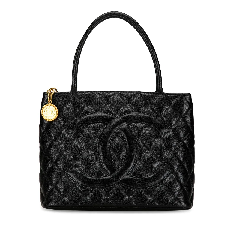 Chanel Caviar Medallion Tote (SHG-y2ND77)