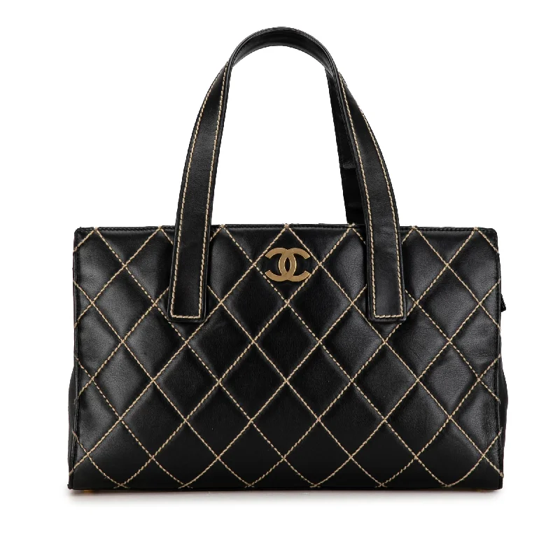 Chanel CC Wild Stitch Calfskin Tote (SHG-jhoL0S)