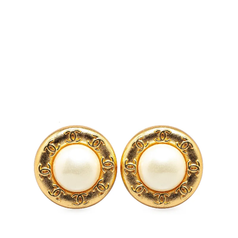 Chanel Gold Plated CC Faux Pearl Clip on Earrings (SHG-ziw21R)