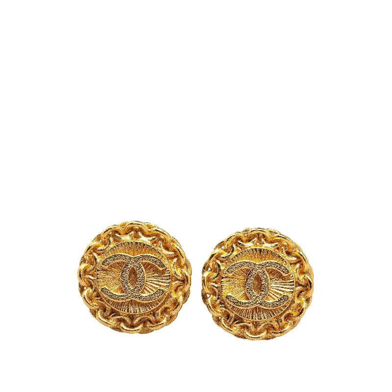 Chanel Gold Plated CC Round Clip On Earrings (SHG-th7B7r)