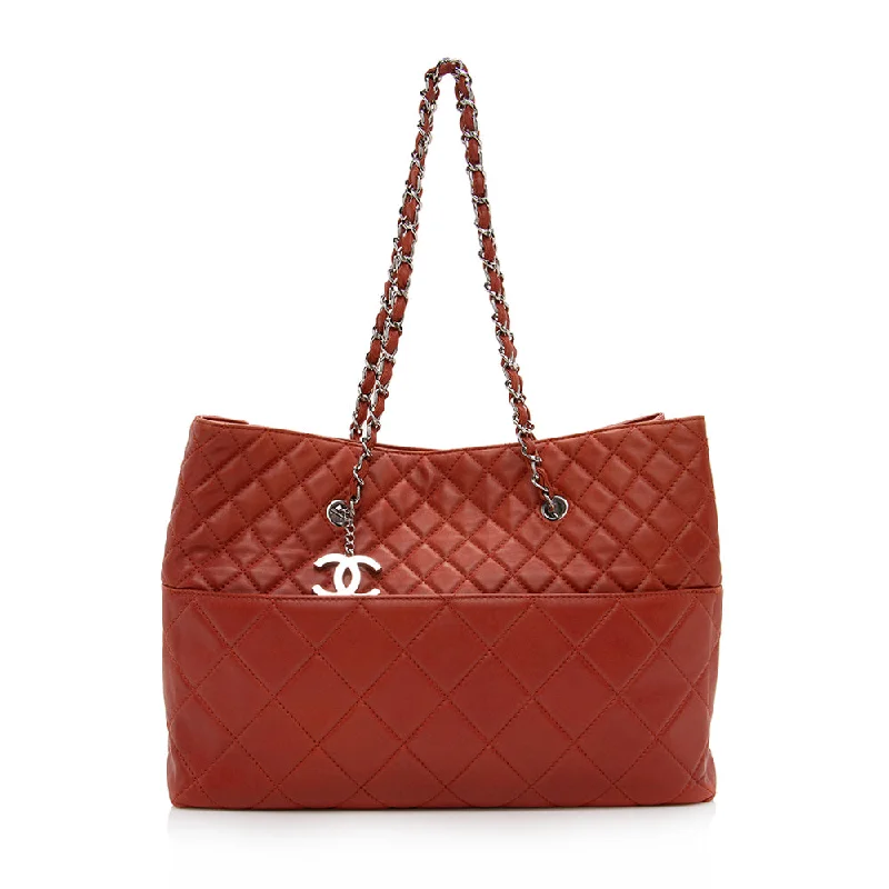 Chanel Lambskin Pocket Shopper Tote (SHF-15652)