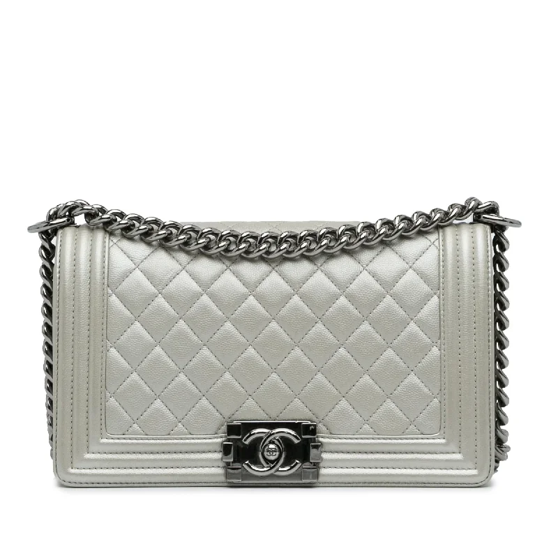 Chanel Medium Caviar Boy Flap Bag (SHG-ajMQXj)