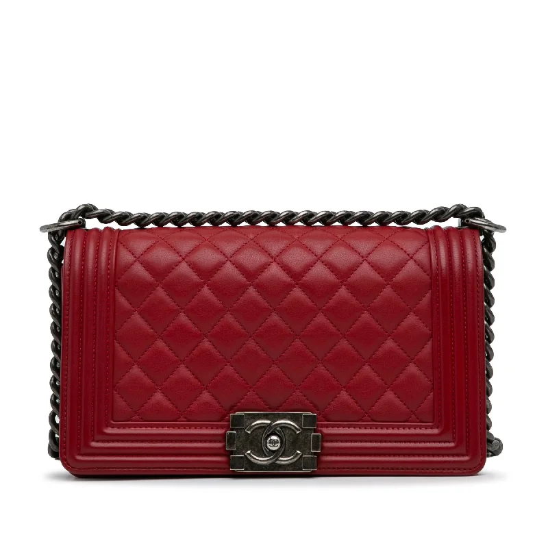 Chanel Medium Lambskin Boy Flap Bag (SHG-HGvn58)