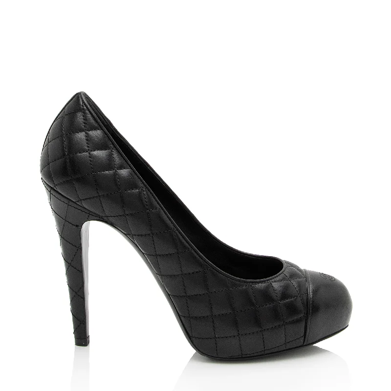 Chanel Quilted Leather CC Cap Toe Platform Pumps - Size 9.5 / 39.5 (SHF-5kGom3)