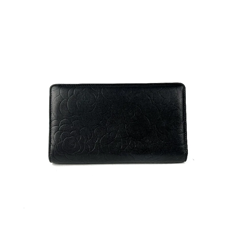 Chanel Yen Camelia Wallet Black