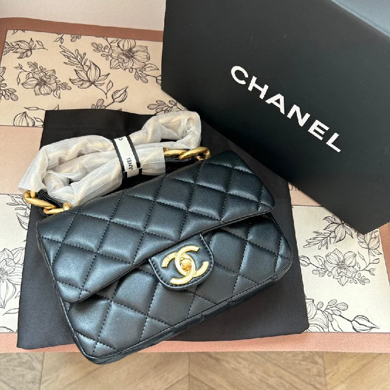 CHANEL CHAIN BAG HANDBAG SHOULDER BAG