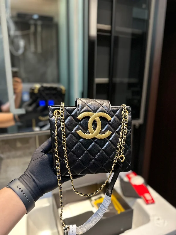 CHANEL CHAIN BAG HANDBAG SHOULDER BAG