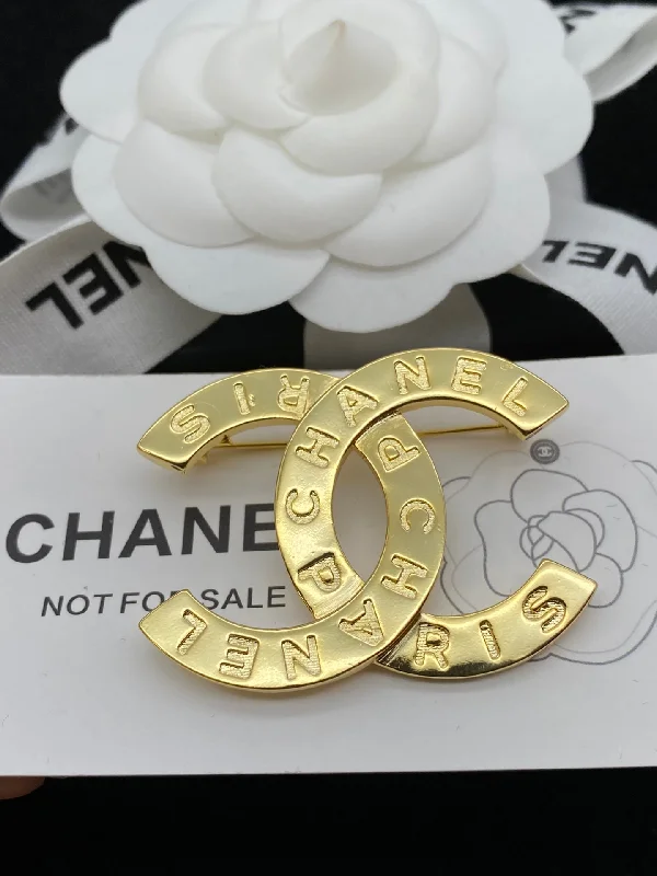 CHANEL Chanel cc brooch