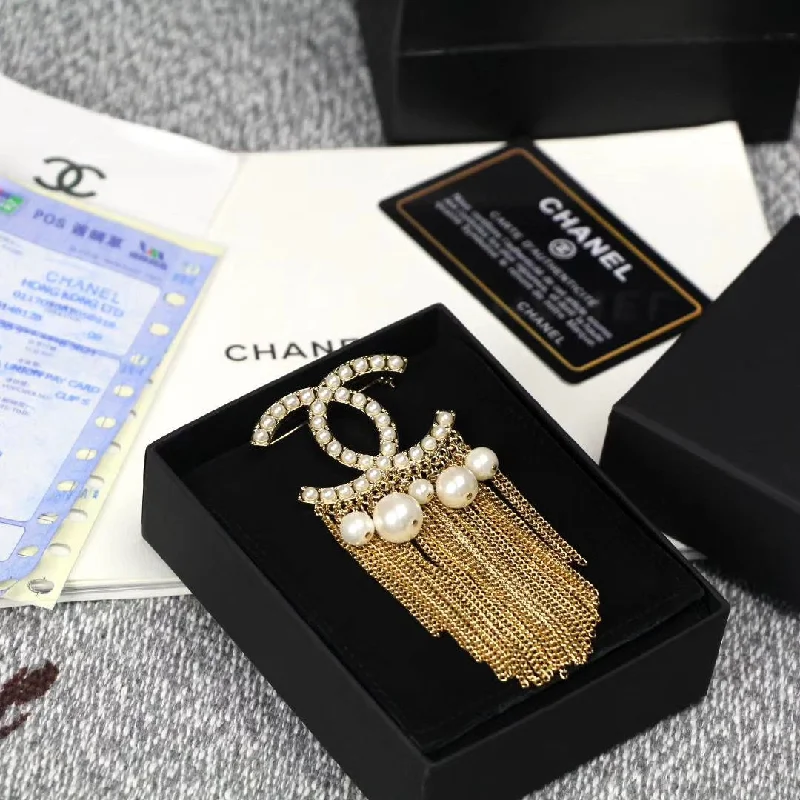 Chanel Heavy chain fringe brooch