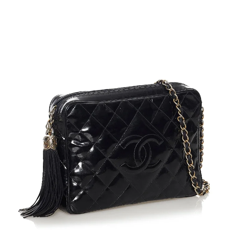 Chanel Matelasse Patent Leather Crossbody Bag (33619)