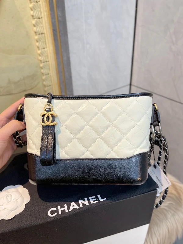 CHANEL Shoulder Bag