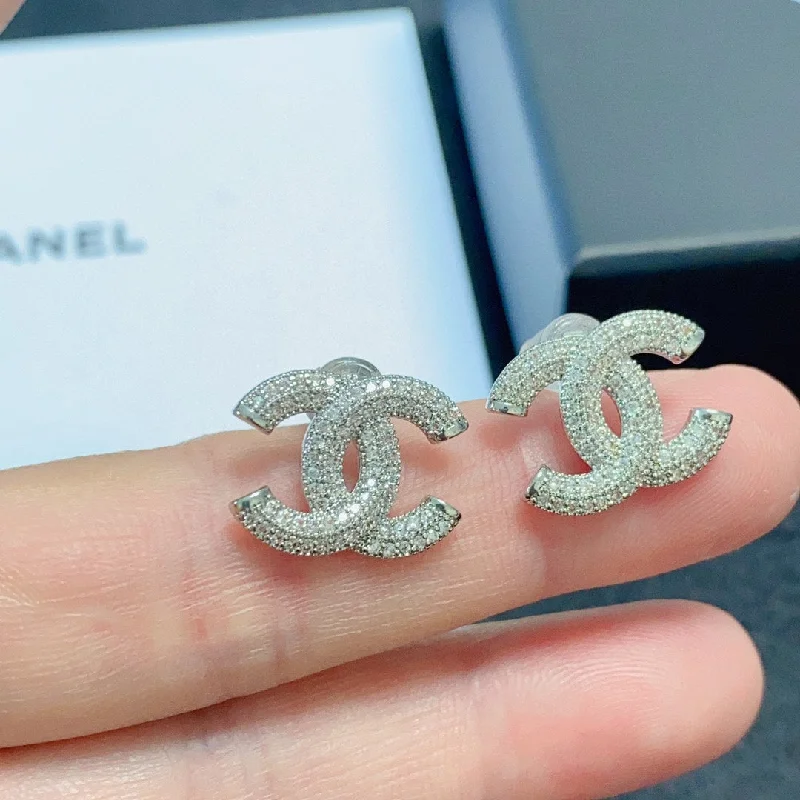 Chanel silver inlaid small pearl earrings