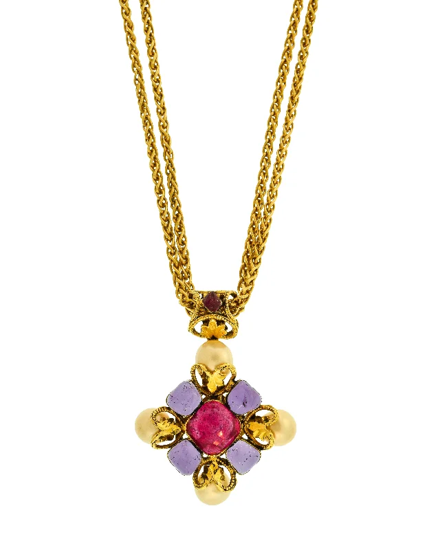 Chanel Vintage AW 1999 Byzantine Magenta Lavender Bordeaux Gripoix Pearl Pendant Sautoir Necklace