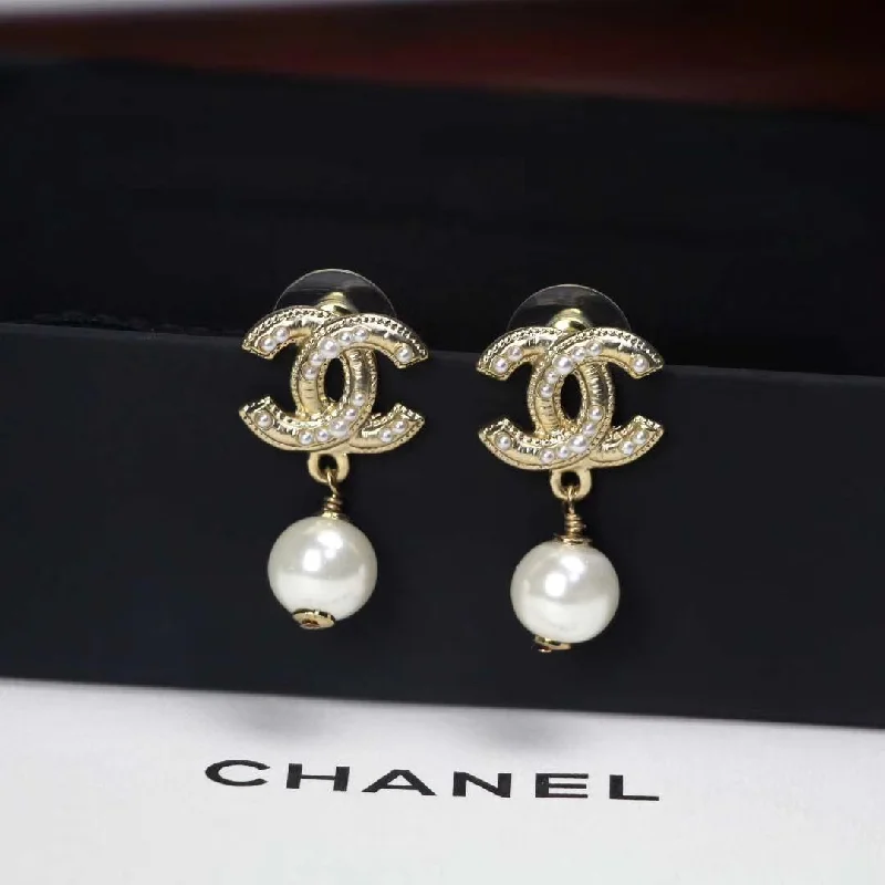 Chanel Letter set size pearl pendant earrings