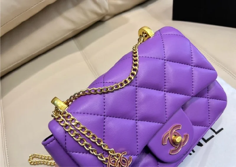 Purple Chanel woman handbag