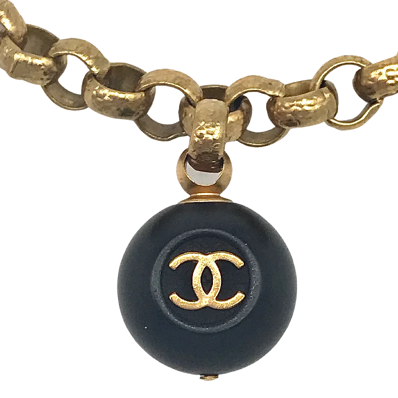 Vintage Chanel Necklace (COLLECTIBLE)